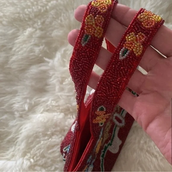 SWEE LO New York vibrant red flower designer little bag- purse, beaded handmade - Picture 8 of 10